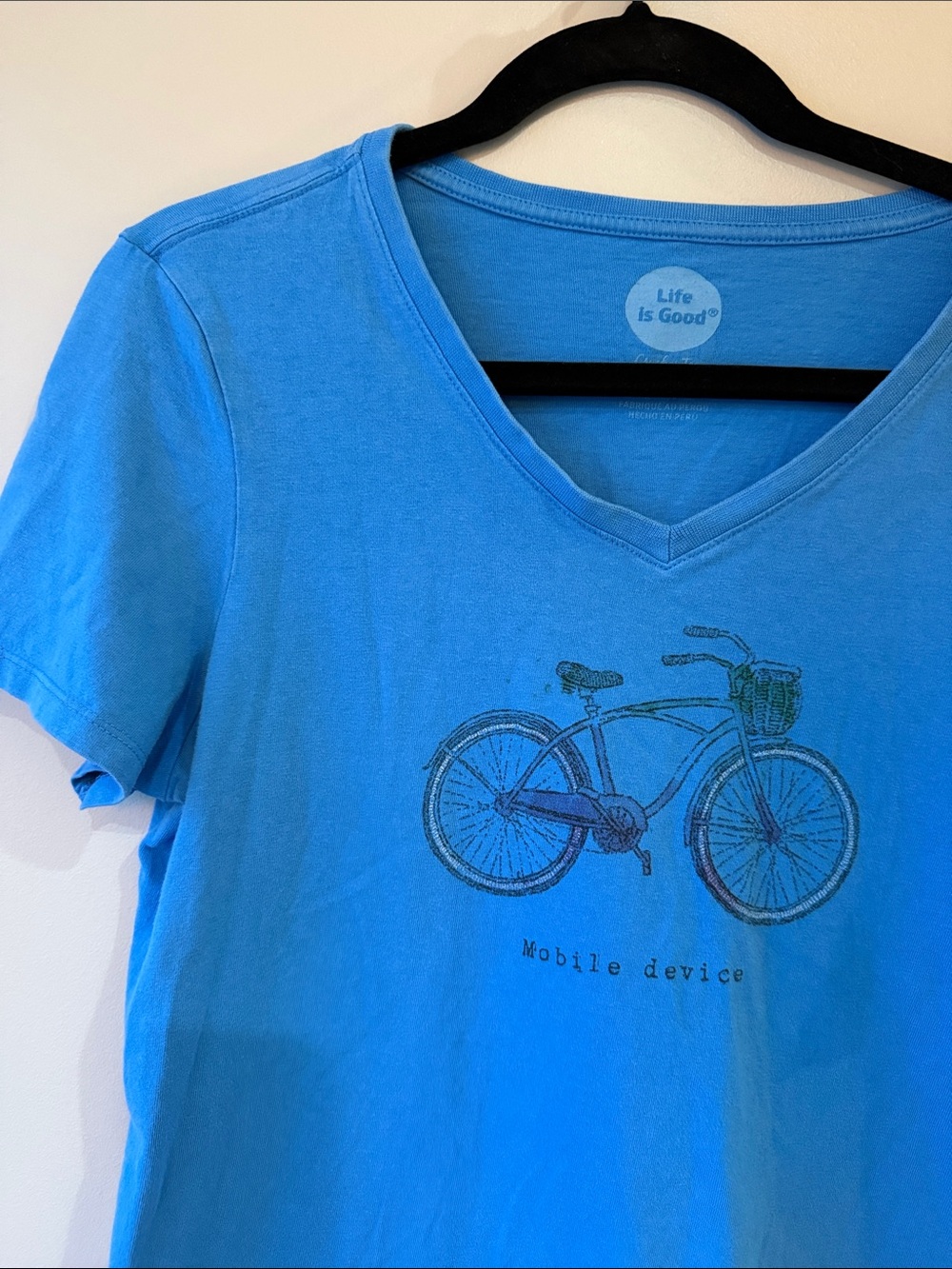 Life Is Good V-Neck Bicycle Graphic Tee 100% cotton size M